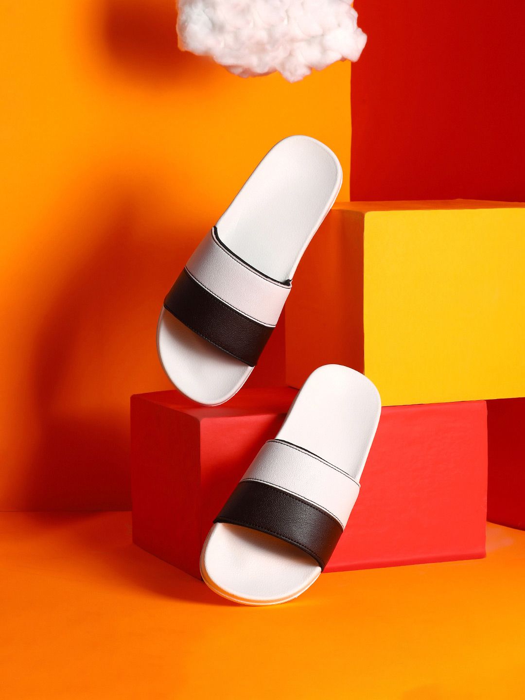 hummel Men Colourblocked Sliders