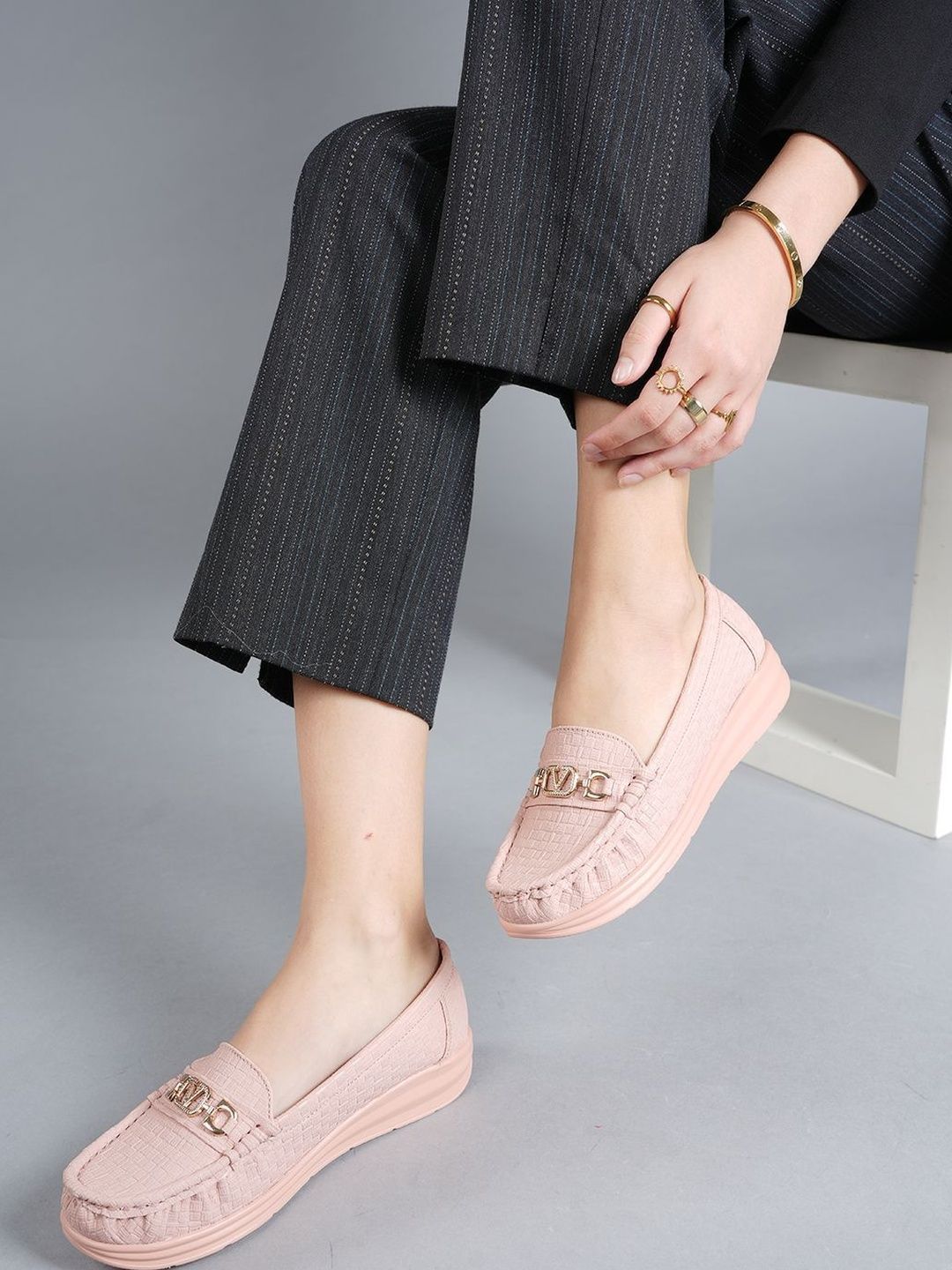 DressBerry Women Textured Loafers