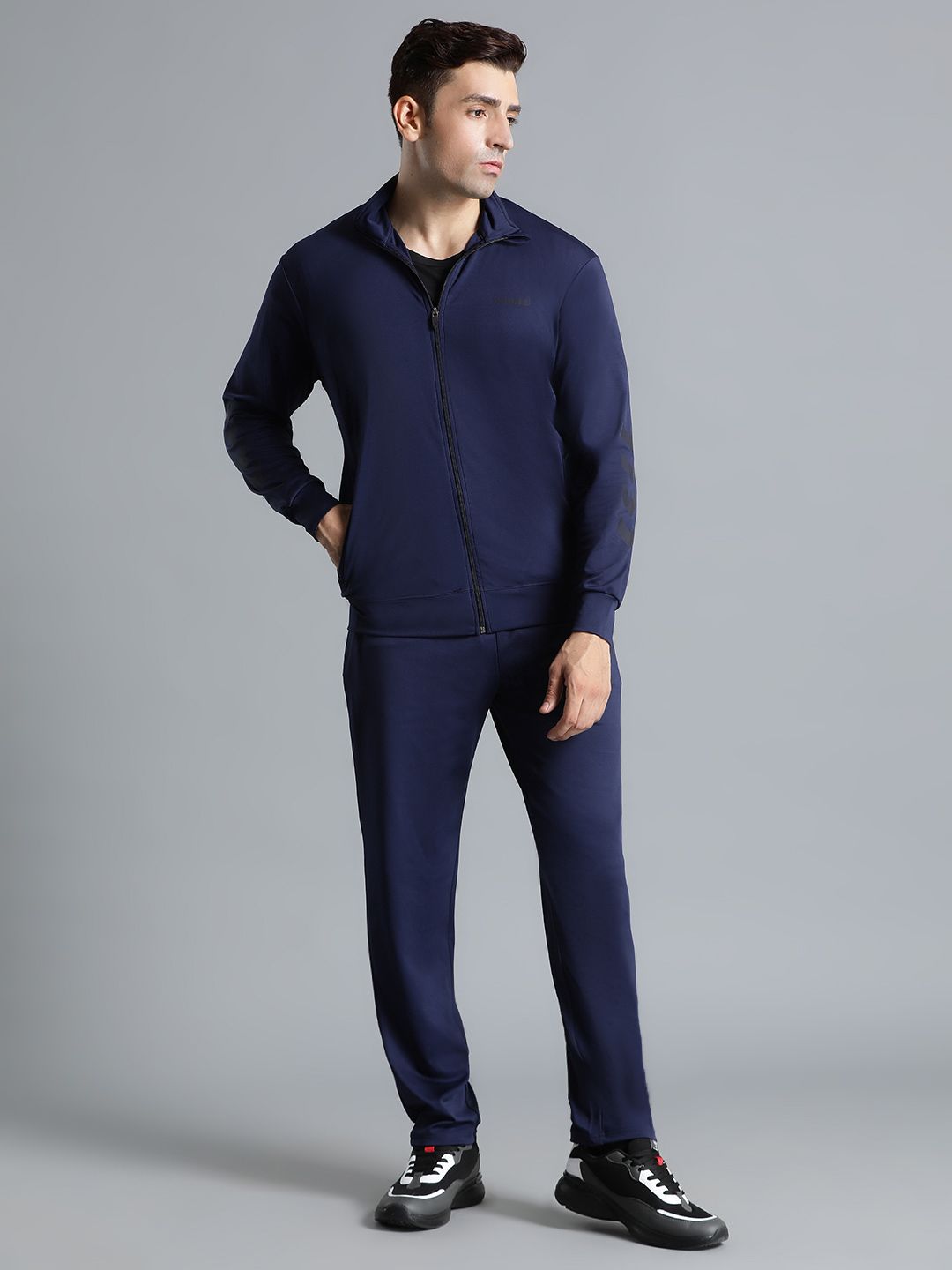 hummel Moisture Control Full Zip Comfortable Fit Activewear