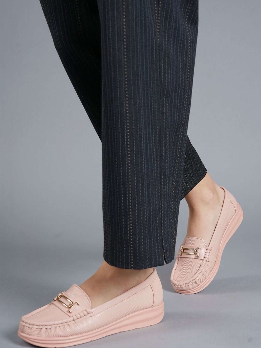 DressBerry Women Textured Loafers