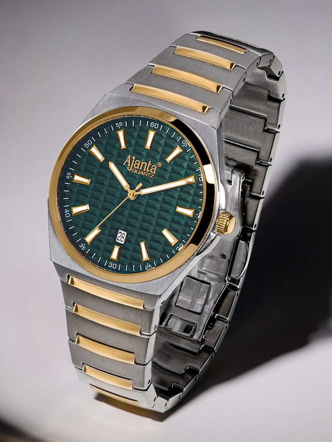 Ajanta Quartz Ajanta Quartz Men Dial & Stainless Steel Bracelet Style Straps Analogue Watch AWCEXL0201G 2
