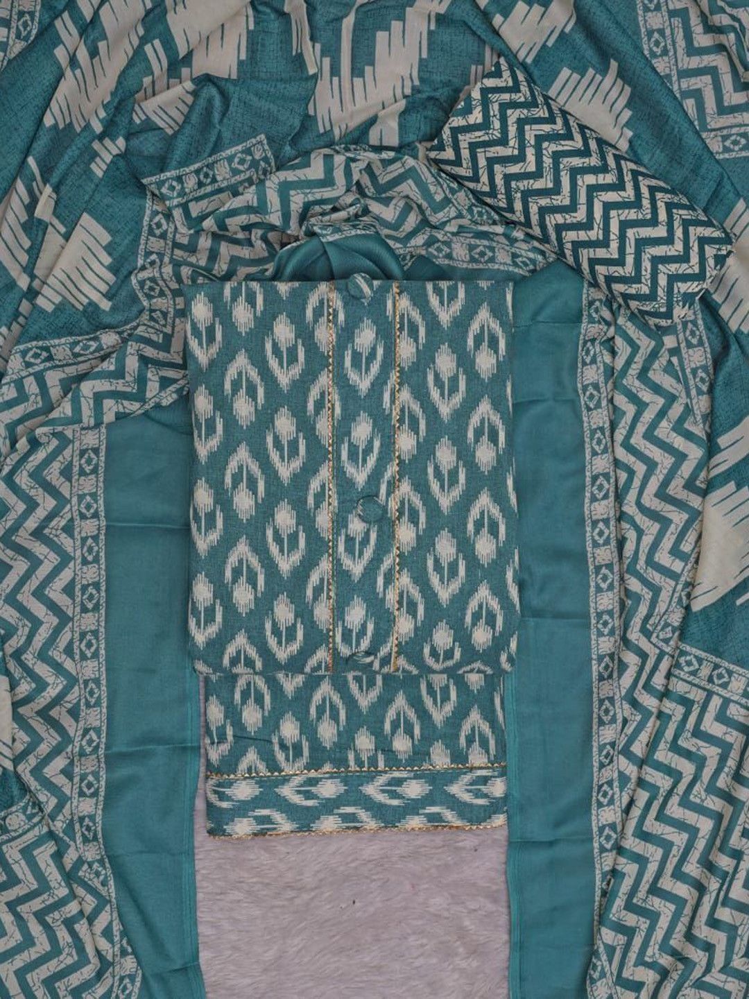 FashionsEye Floral Printed Unstitched Dress Material