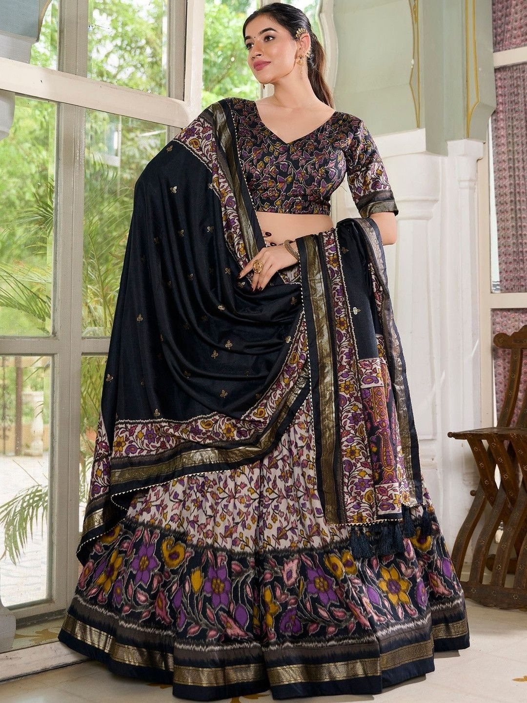 House of Pataudi Printed V-Neck Flared Lehenga Choli