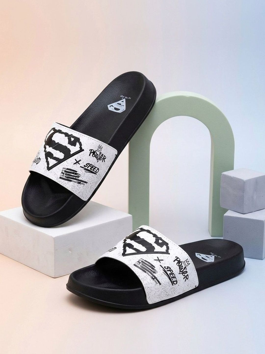 Muvez Muvez Men Printed Sliders