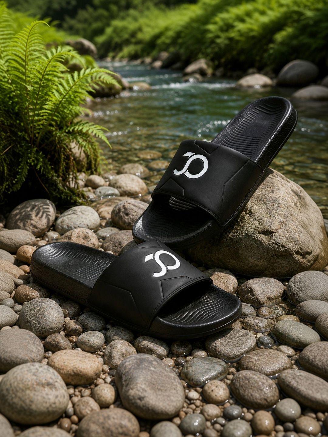 JOOTIYAPA Men Self Design Sliders