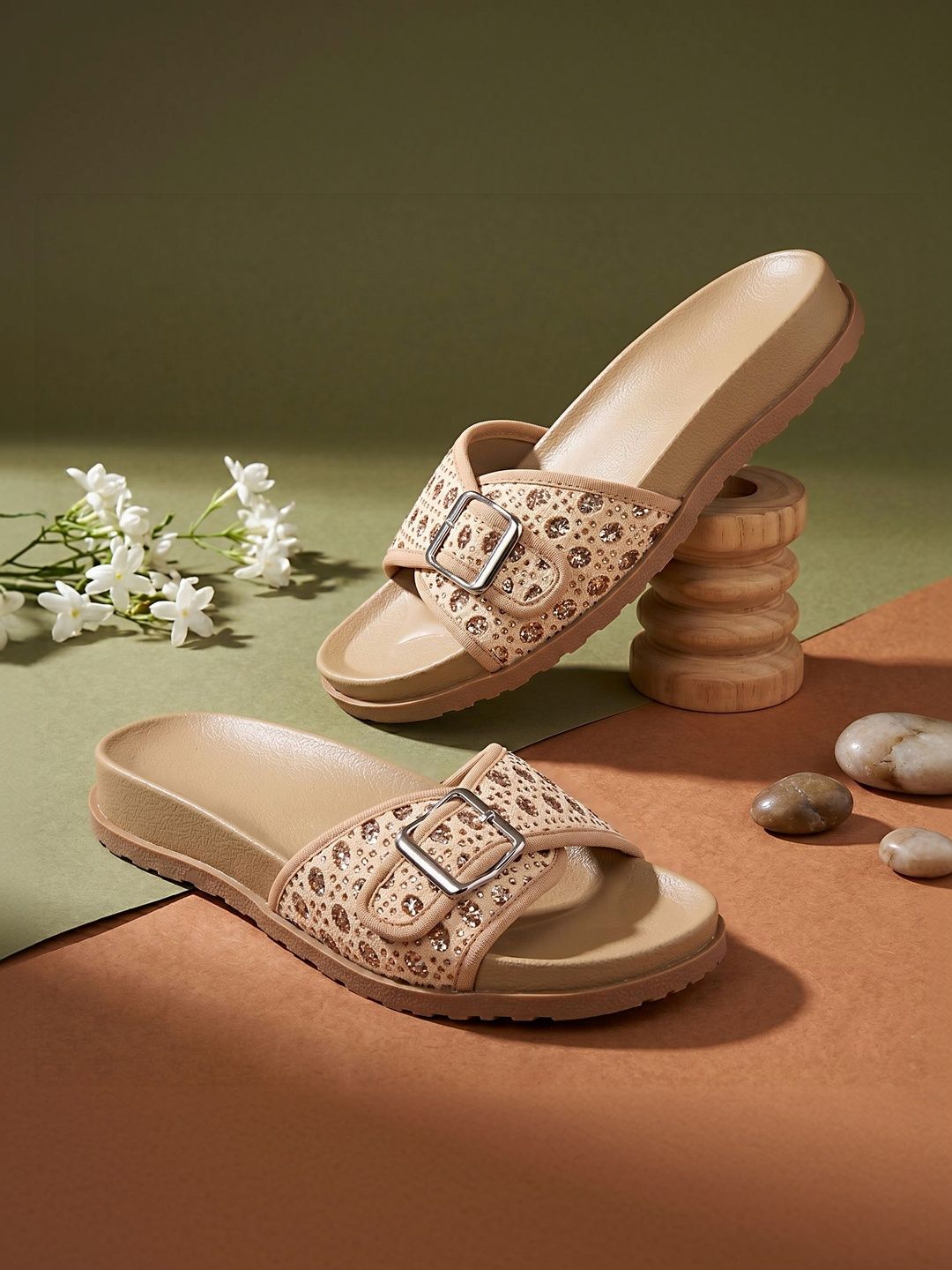 DressBerry Women Embellished Open Toe Flats