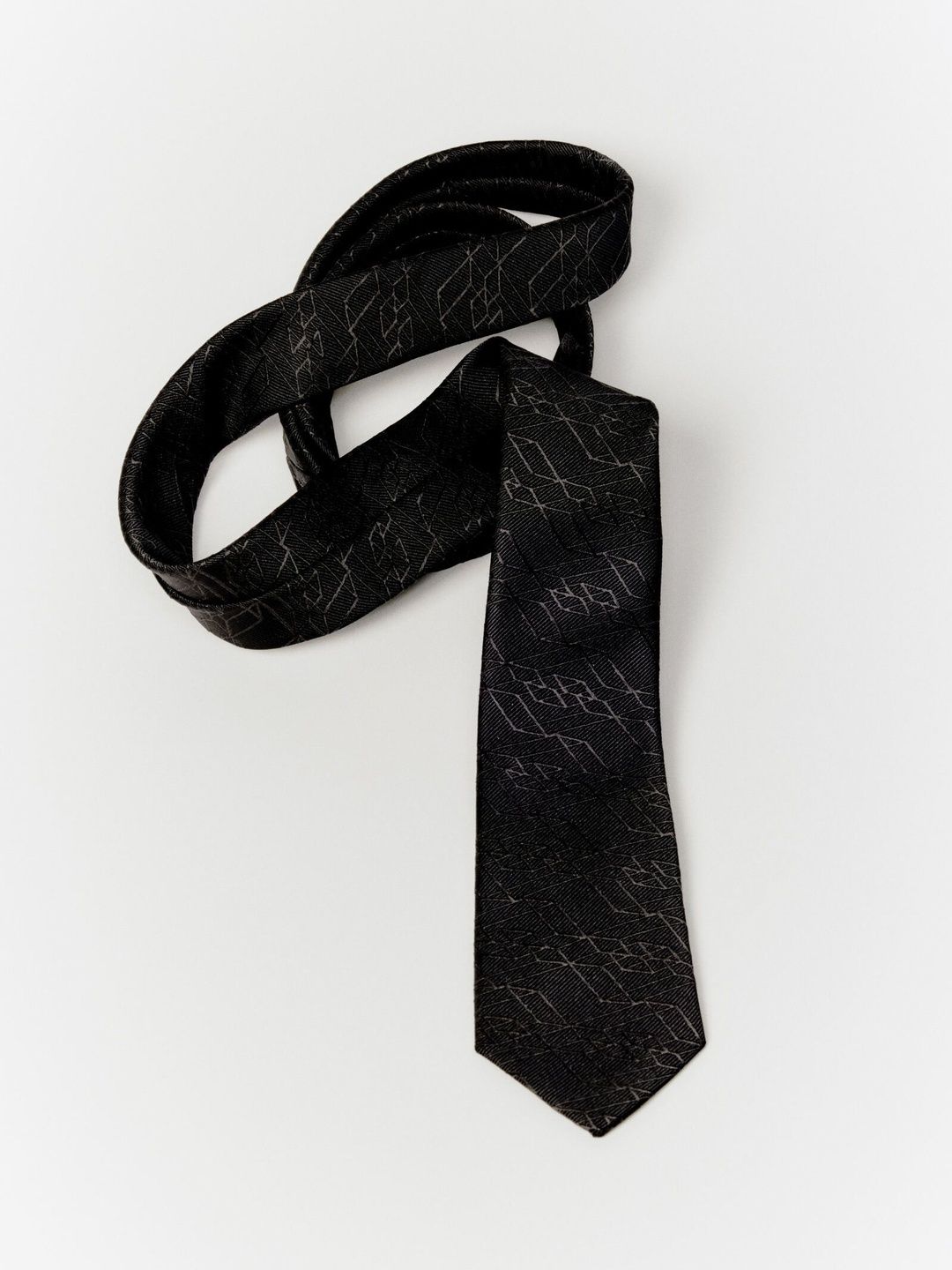 H&M  Woven Design  Broad Tie