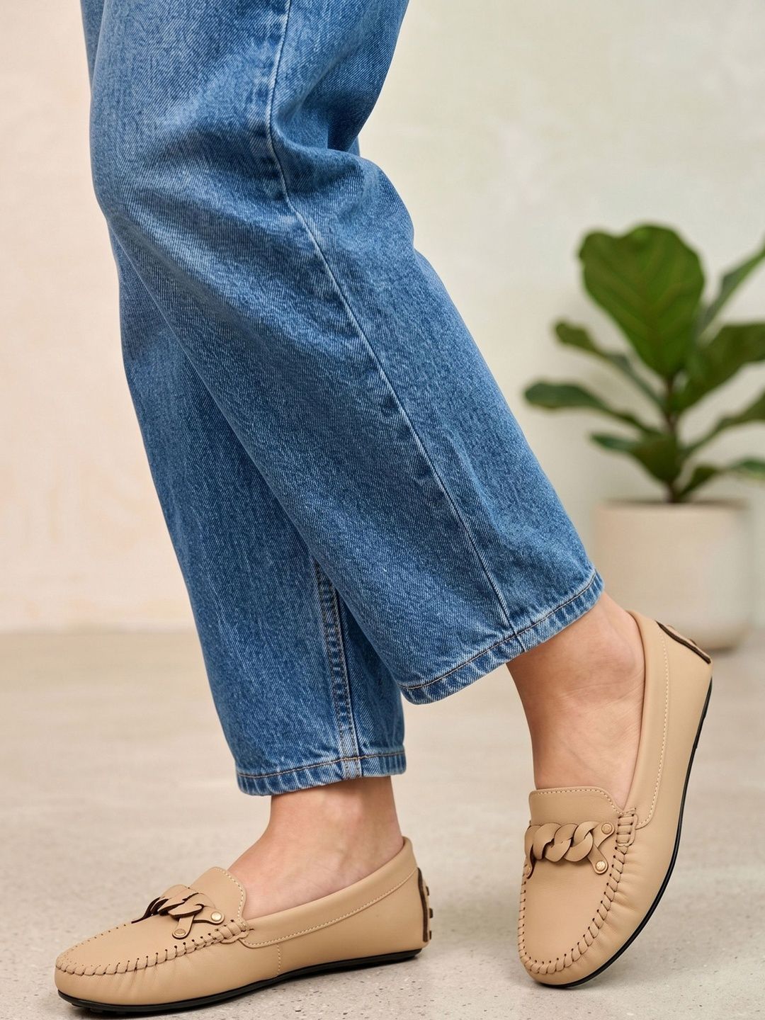 ALCAZO Women Textured Suede  Loafers