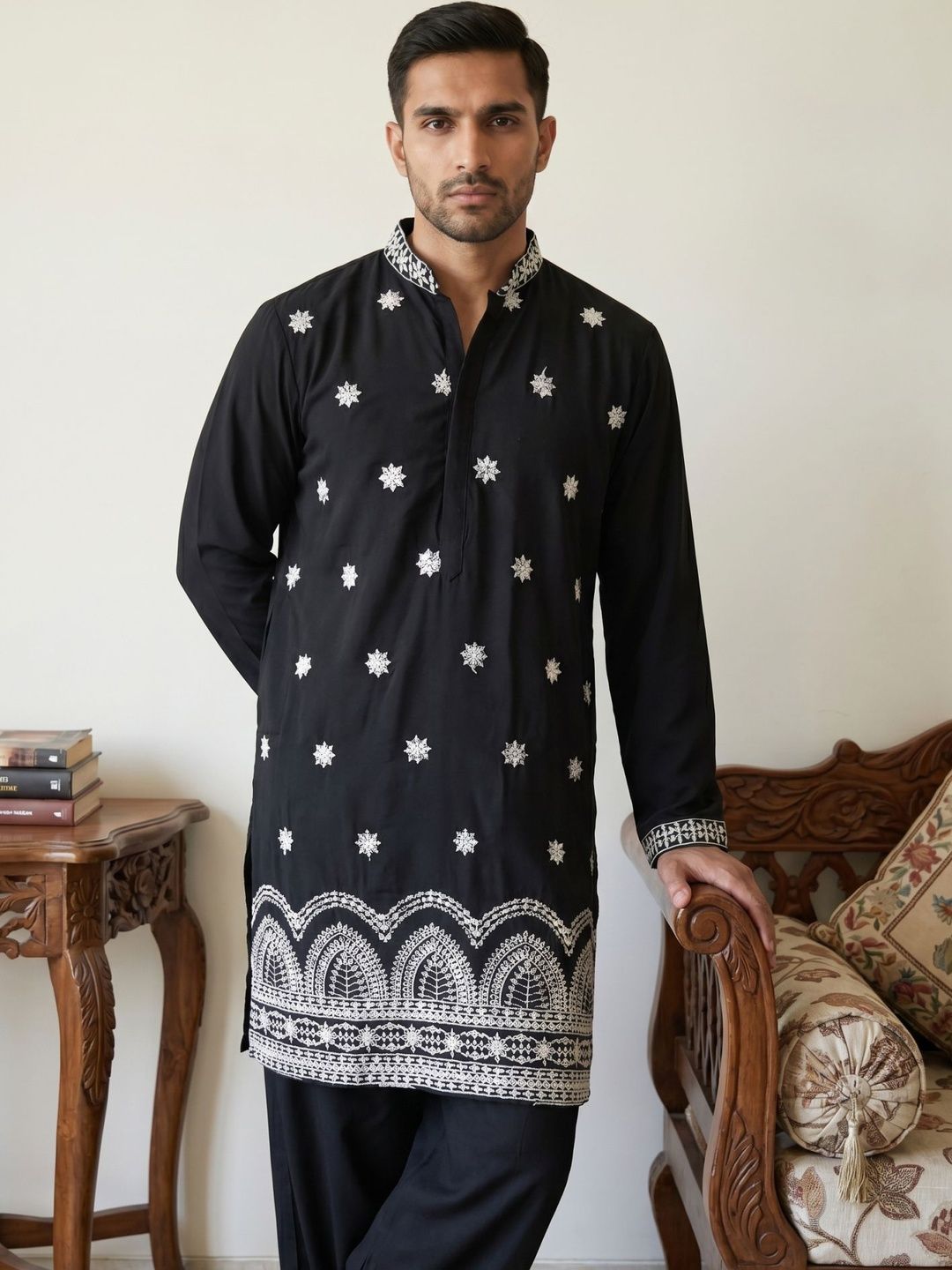 Jompers Men Embroidered Thread Work Kurta
