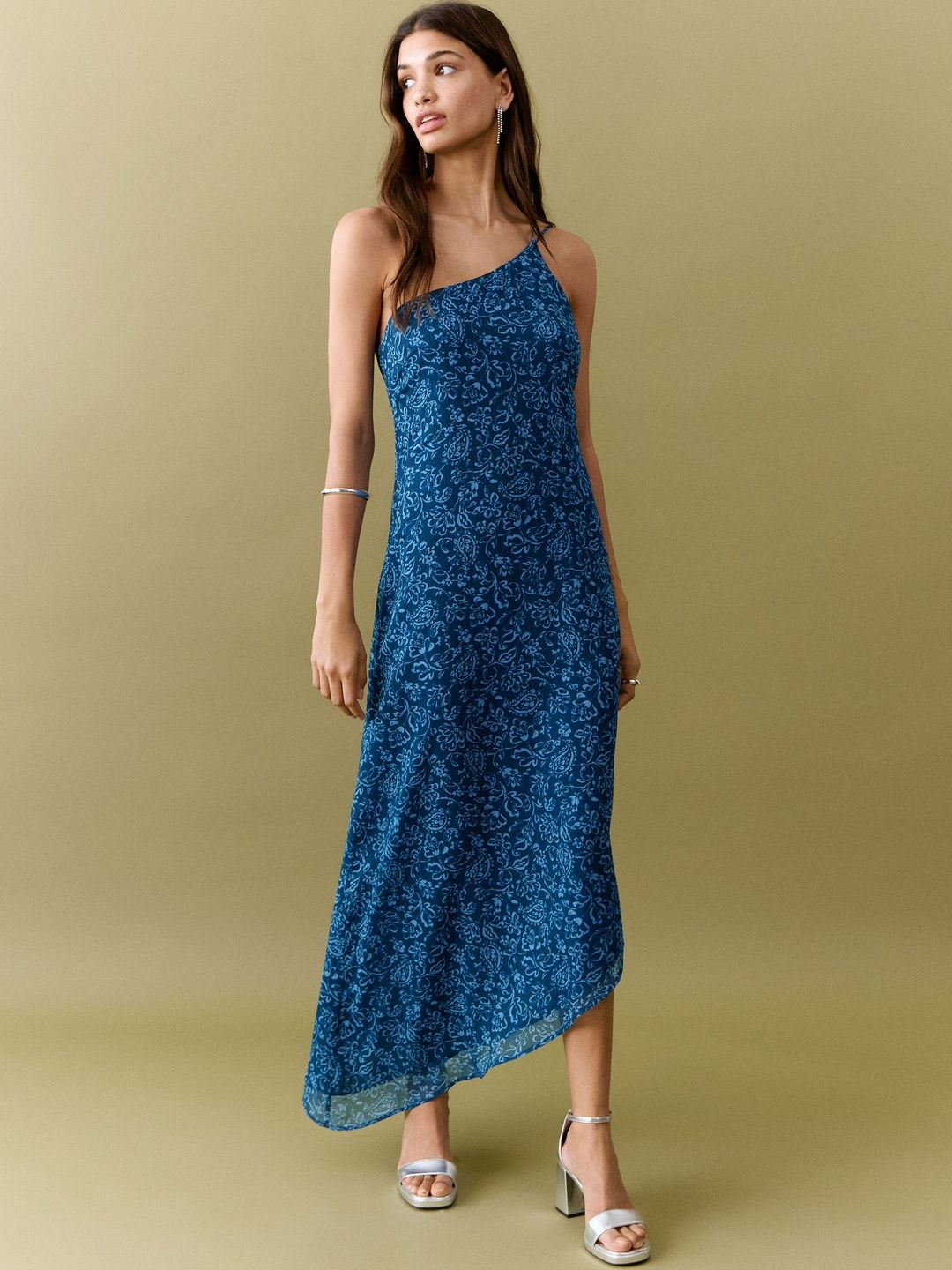 off shoulder dress myntra Ep-5, Flaunt the fit @myntra A gorgeous off shoulder dress that fits like a  glove and will look beautiful on all body types, especially hourglass,  inverted triangle & pear shape as well. What do you