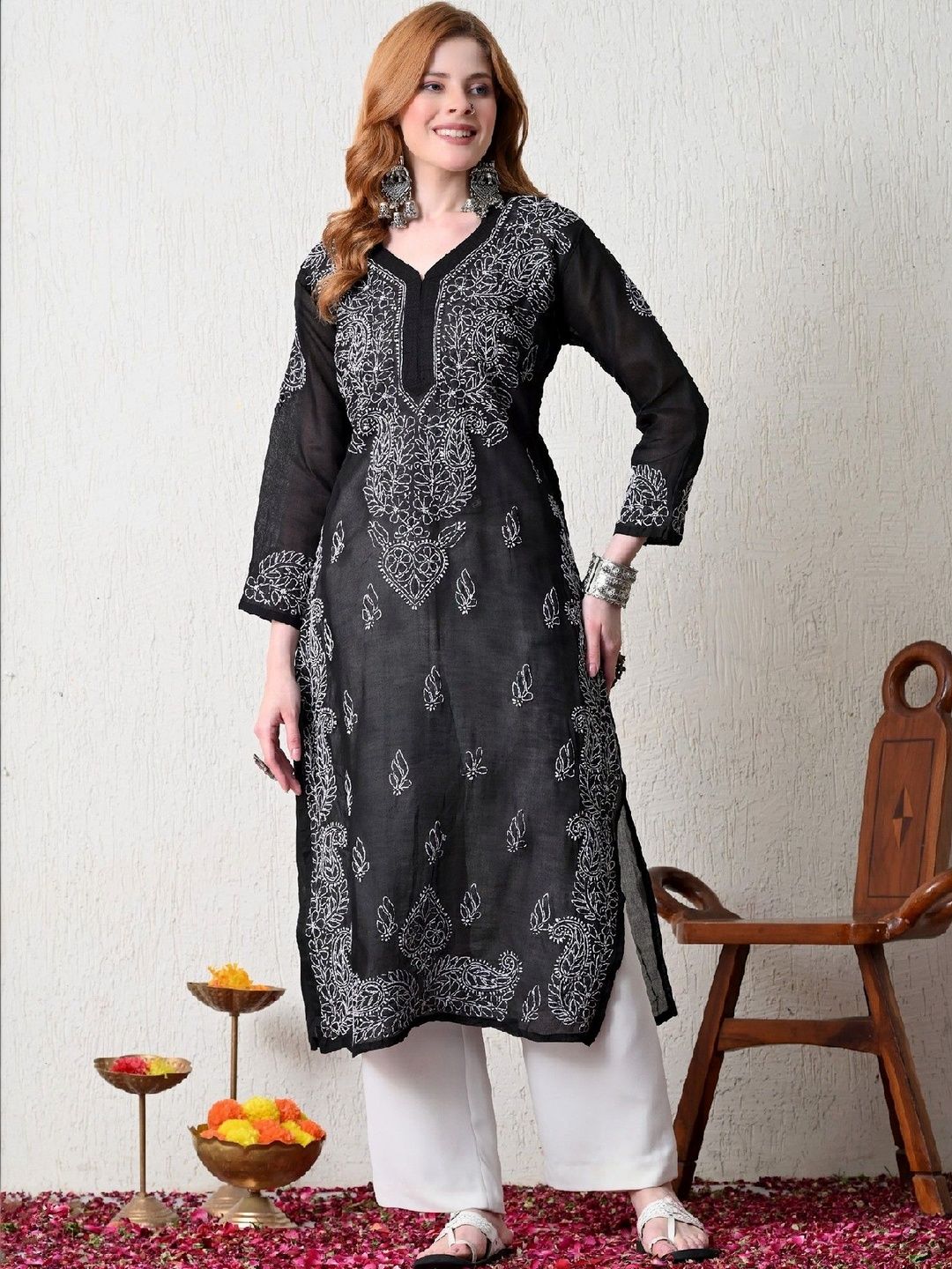 Fashionable Chikan Handikraft Fashionable Chikan Handikraft Women Embroidered Chikankari Kurta