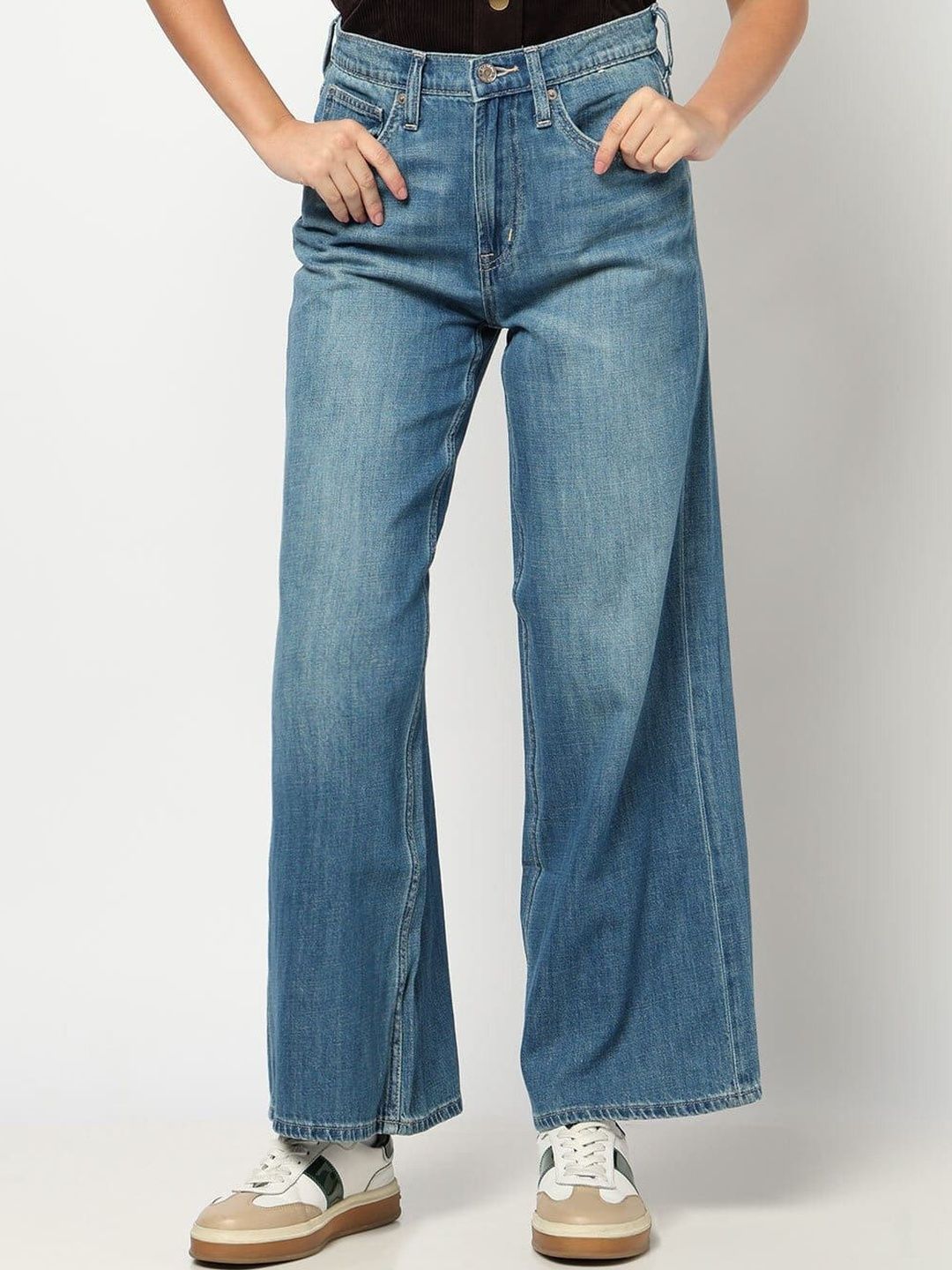 Regular Fit Mid-Rise Light Fade Stretchable Jeans