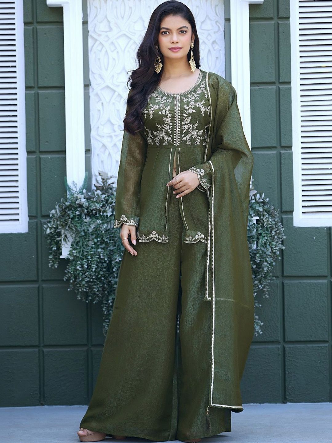 AADVIKA Women Ethnic Motifs Embroidered Empire Thread Work Kurta with Palazzos & With Dupatta