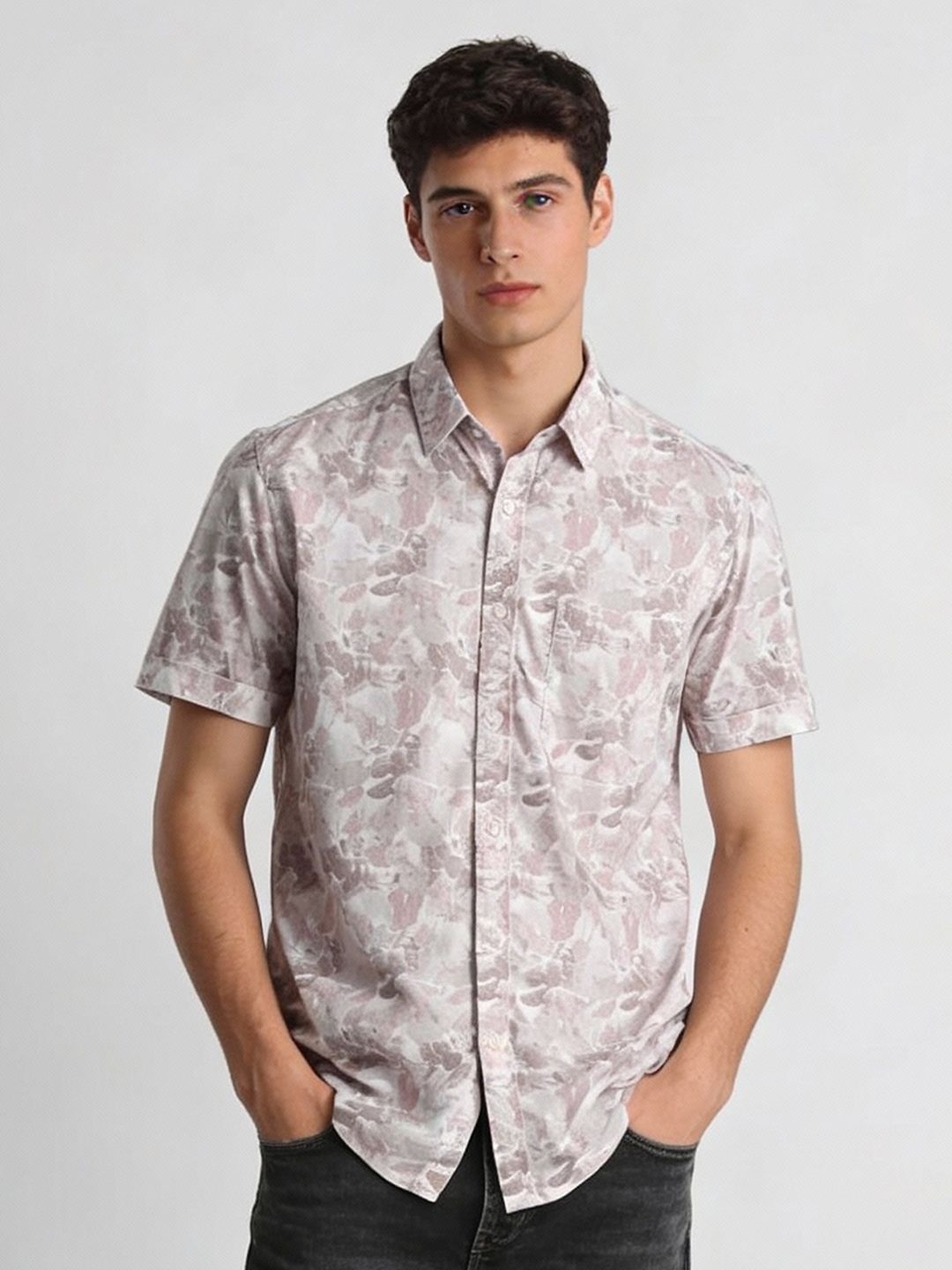 Klub Fox Men Slim Fit Spread Collar Floral Printed Cotton Casual Shirt