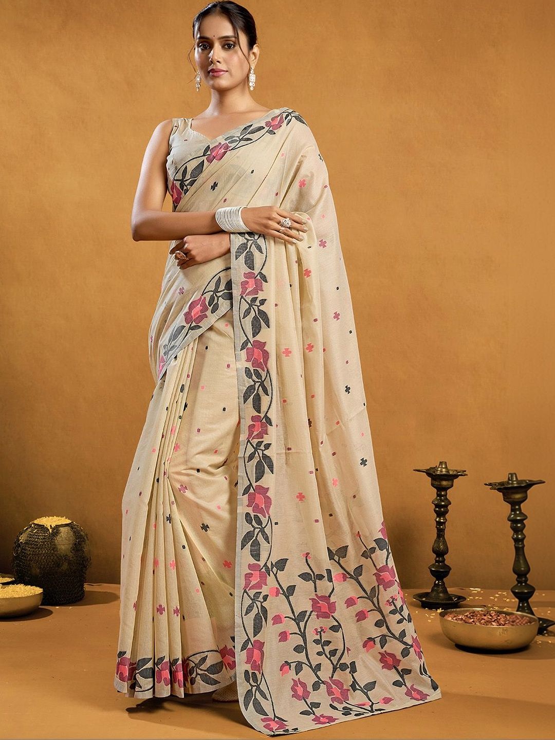 Sangria Sangria Floral Pure Cotton Handloom Saree