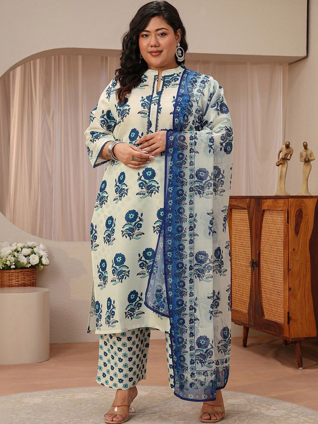 EXTRA LOVE BY LIBAS EXTRA LOVE BY LIBAS Plus Size Women Floral Printed Regular Kurta with Trousers & Dupatta