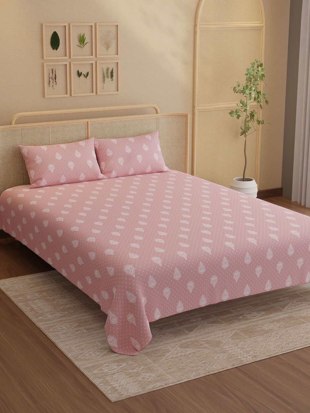 Boutique Living India Boutique Living India Pink 200 TC King Bedsheet with 2 Pillow Covers