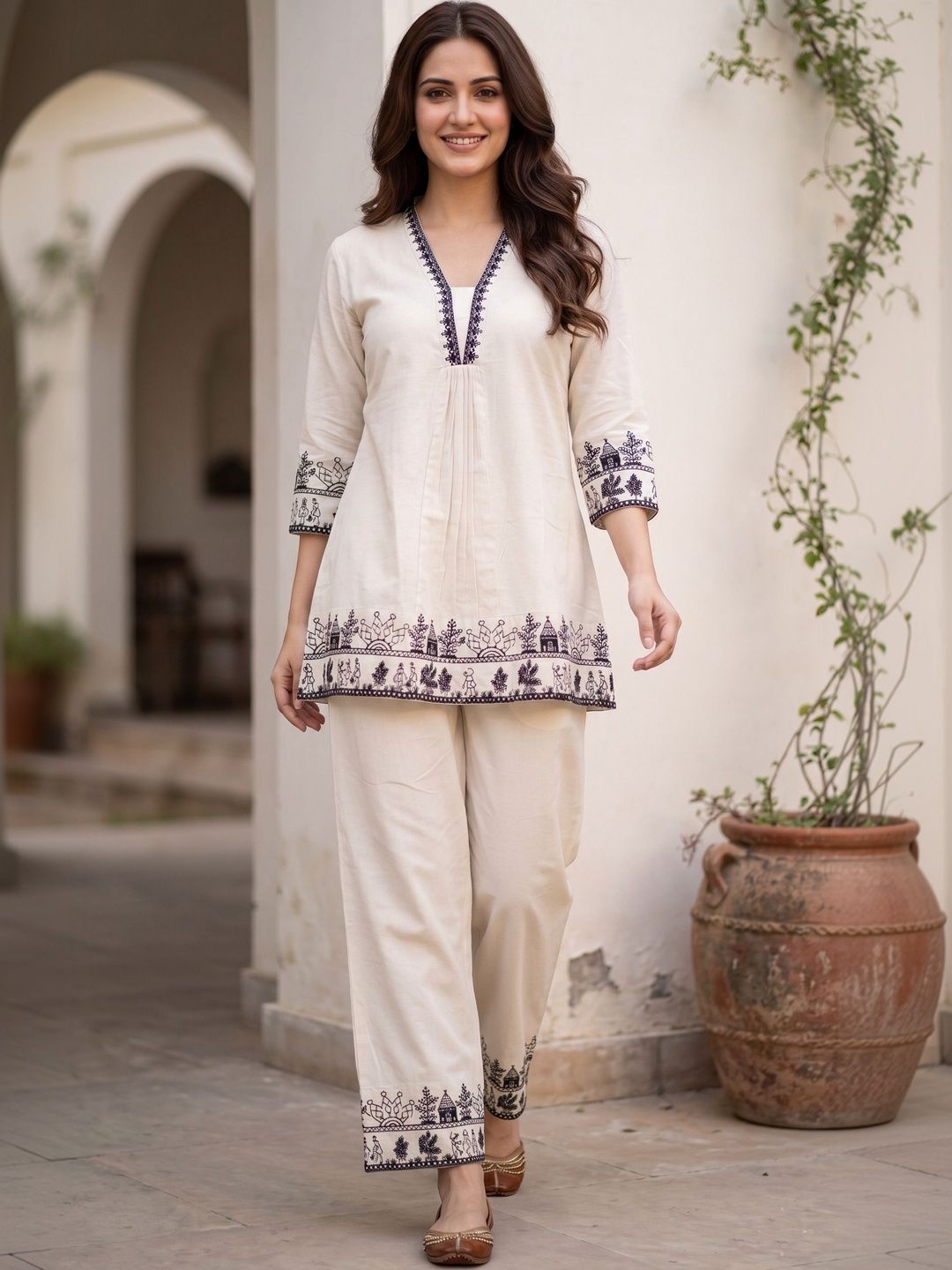 HIVA TRENDZ Floral Cotton Embroidered Tunic with Trousers