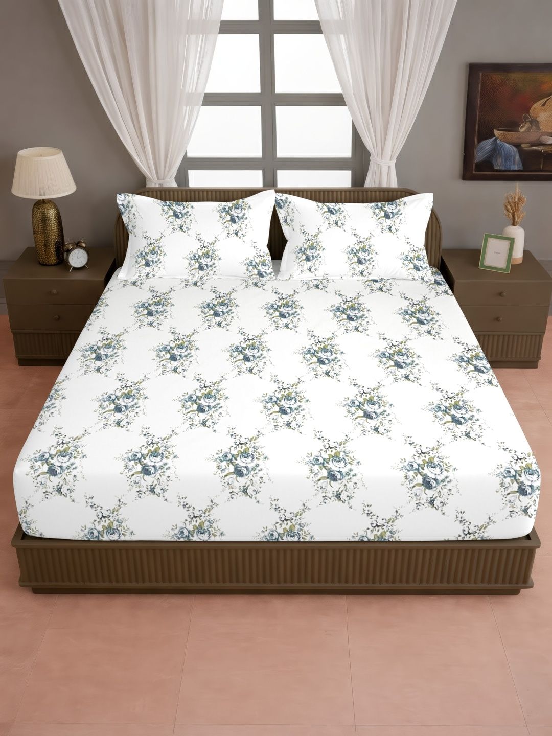 SWAYAM SWAYAM White & Blue Floral 210 TC Bedsheet with 2 Pillow Covers