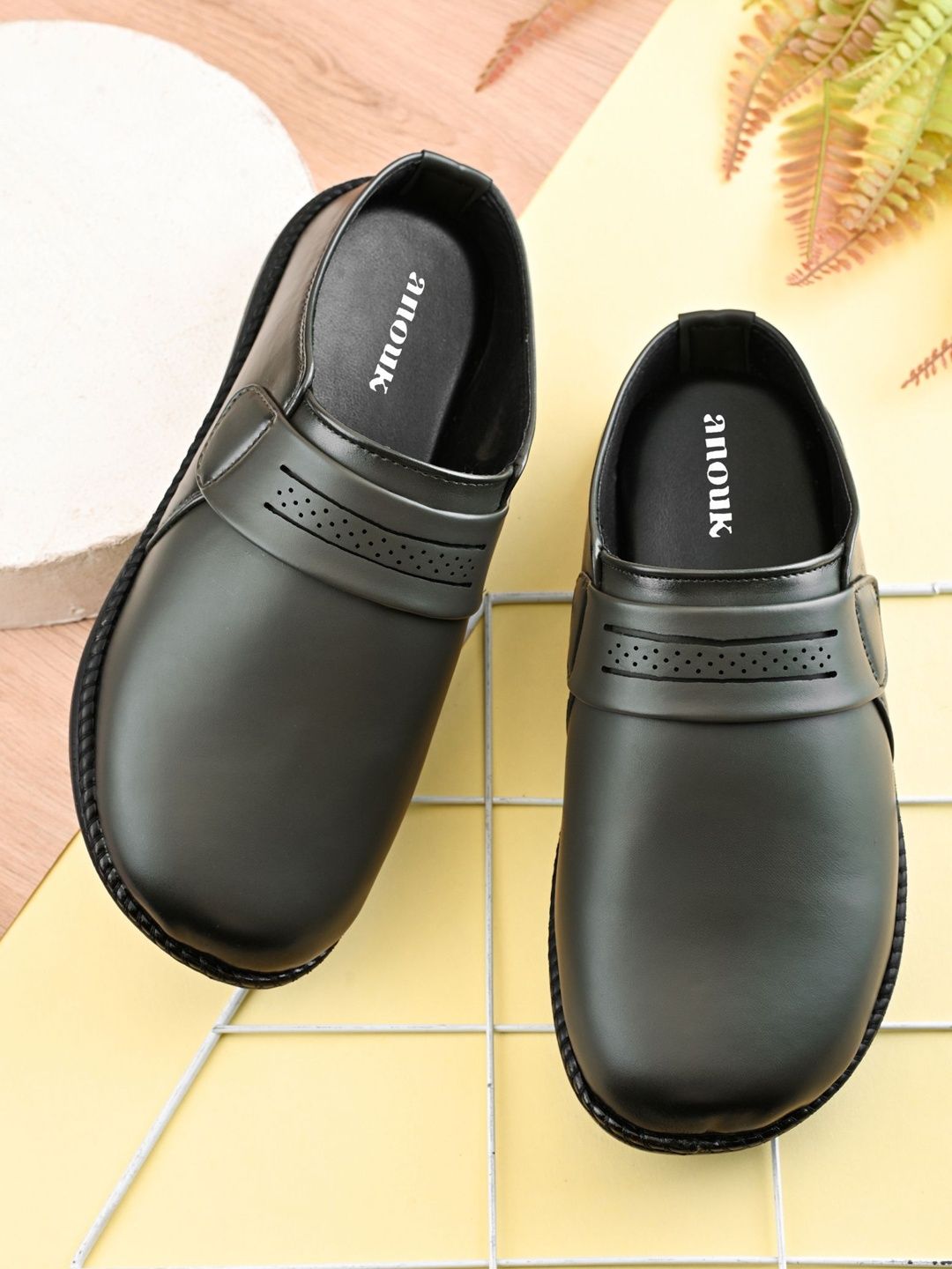 Anouk Men Clogs Sandals