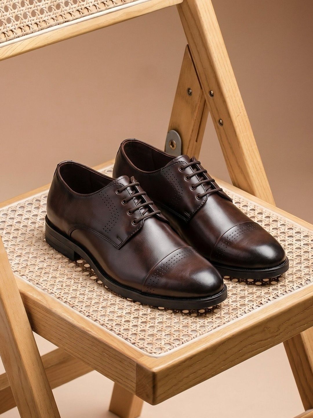 INVICTUS Men Textured Pointed Toe Lace-Ups Oxfords Formal Shoes