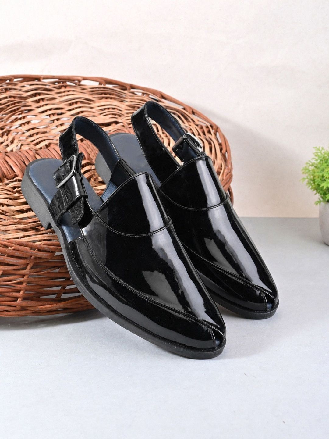 House of Pataudi Men Buckle Shoe-Style Sandals