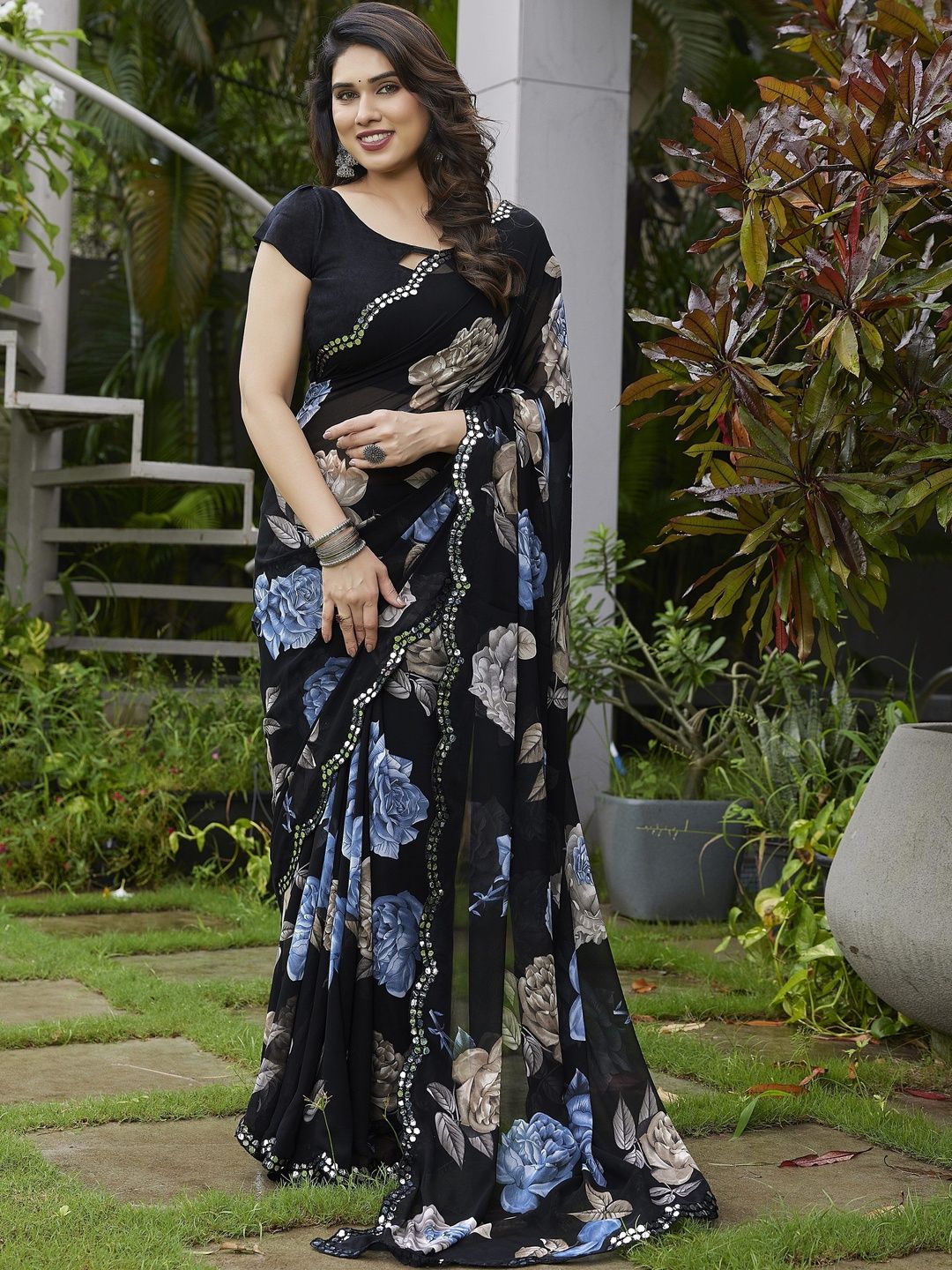 AAI LAXMI CREATION Floral Sequinned Poly Georgette Bandhani Saree