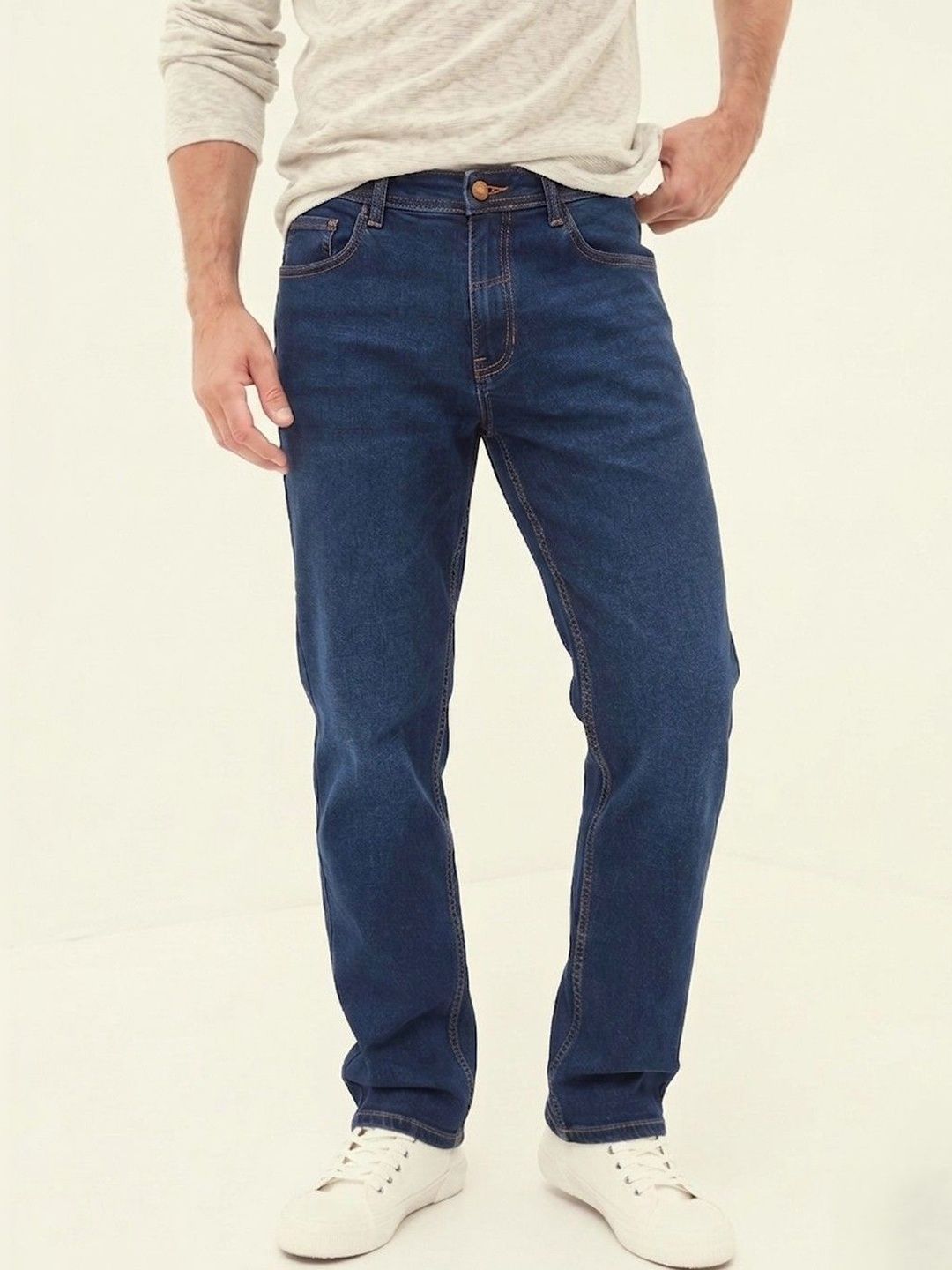 GUTI Men Relaxed Fit Mid-Rise Light Fade Stretchable Jeans