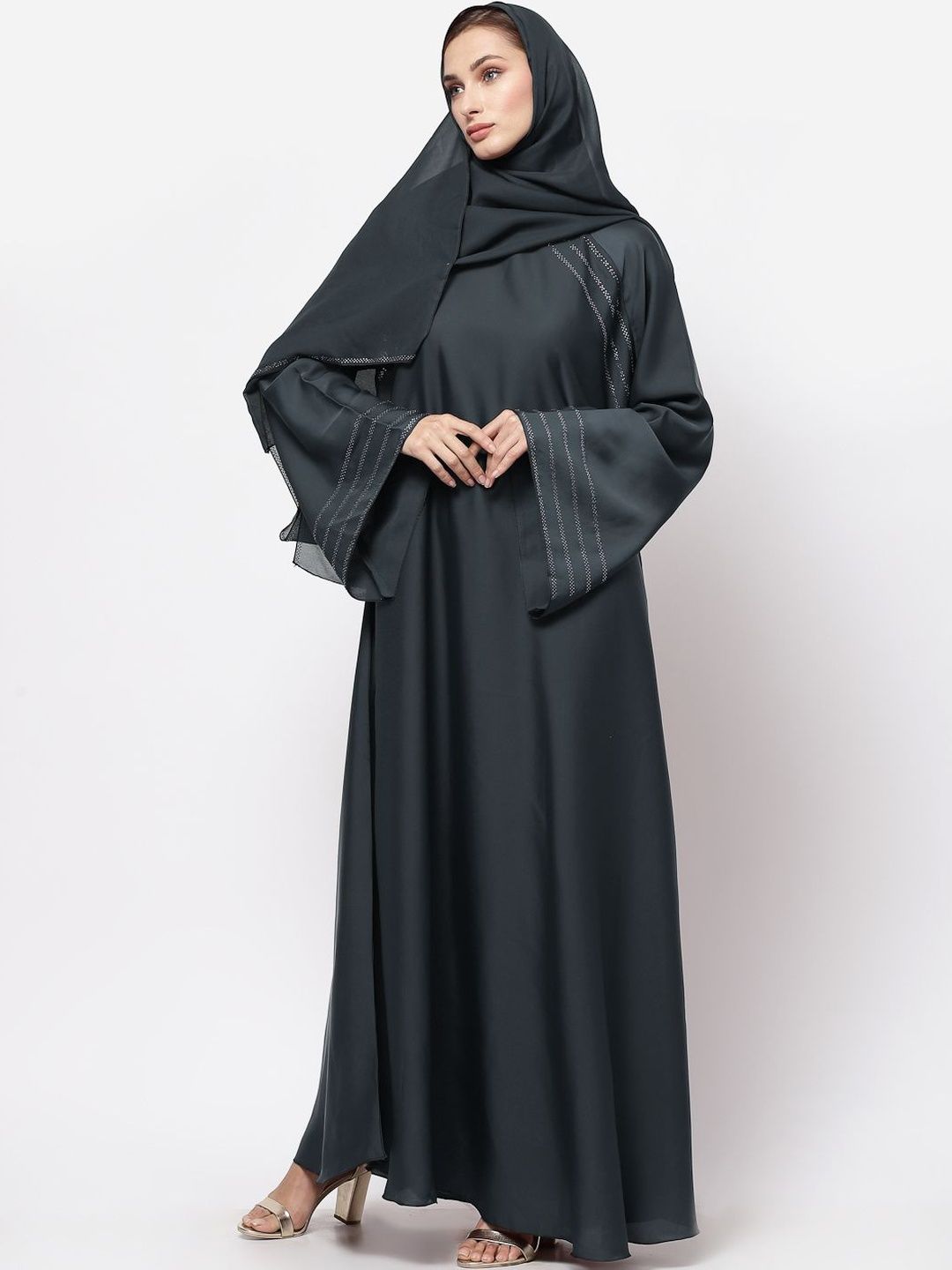 Moda Rapido Embellished Round Neck Abaya