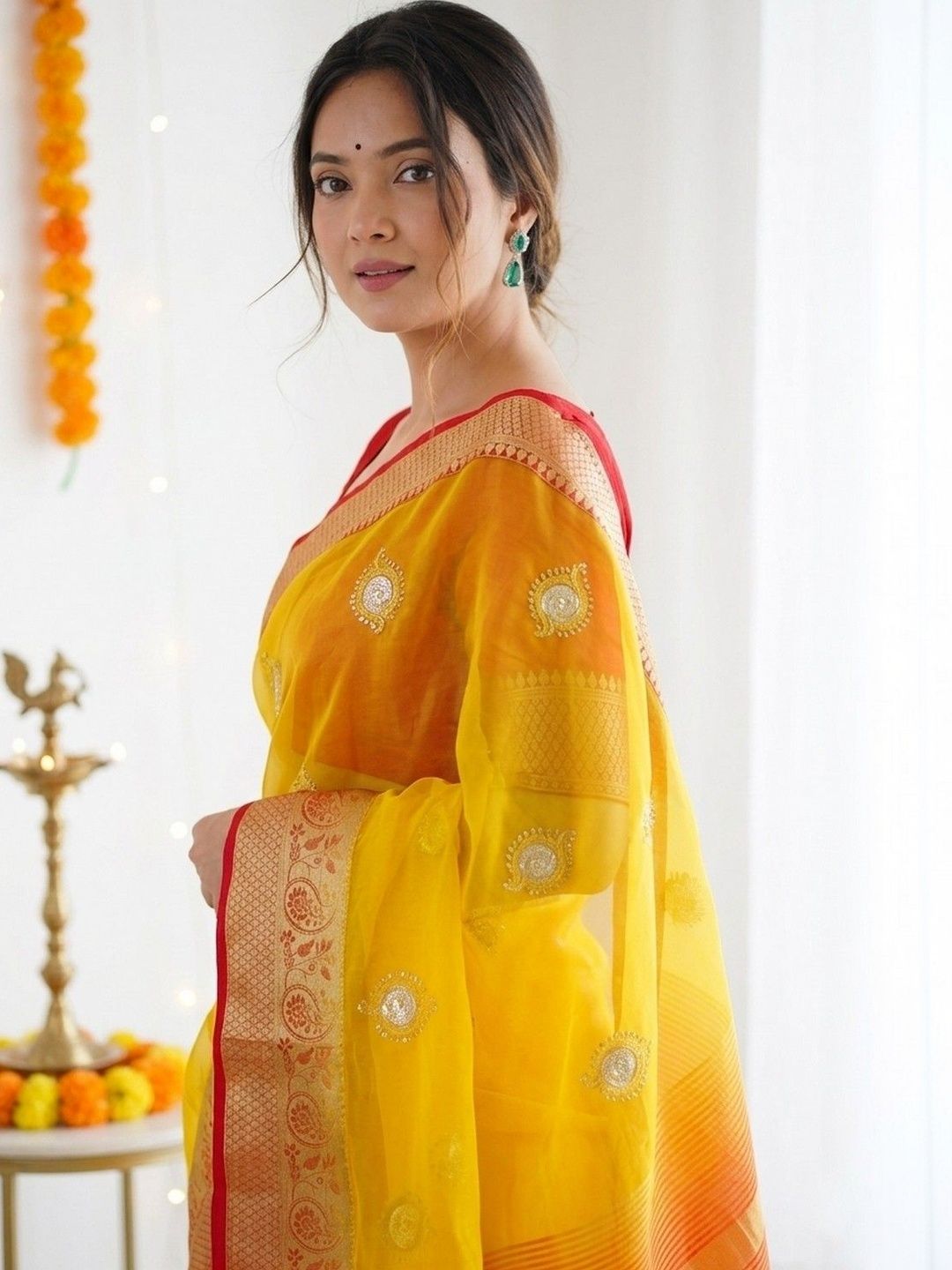 Sangria Ethnic Motifs Zari Silk Blend Handloom Banarasi Saree