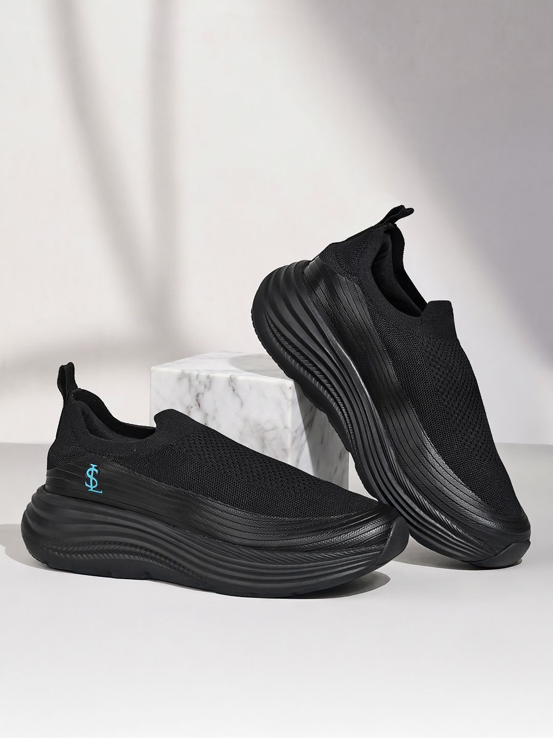 LOUIS STITCH Mens Thunder Black RISE X Ultra Lightweight Athleisure Slip On Shoes deal from myntra