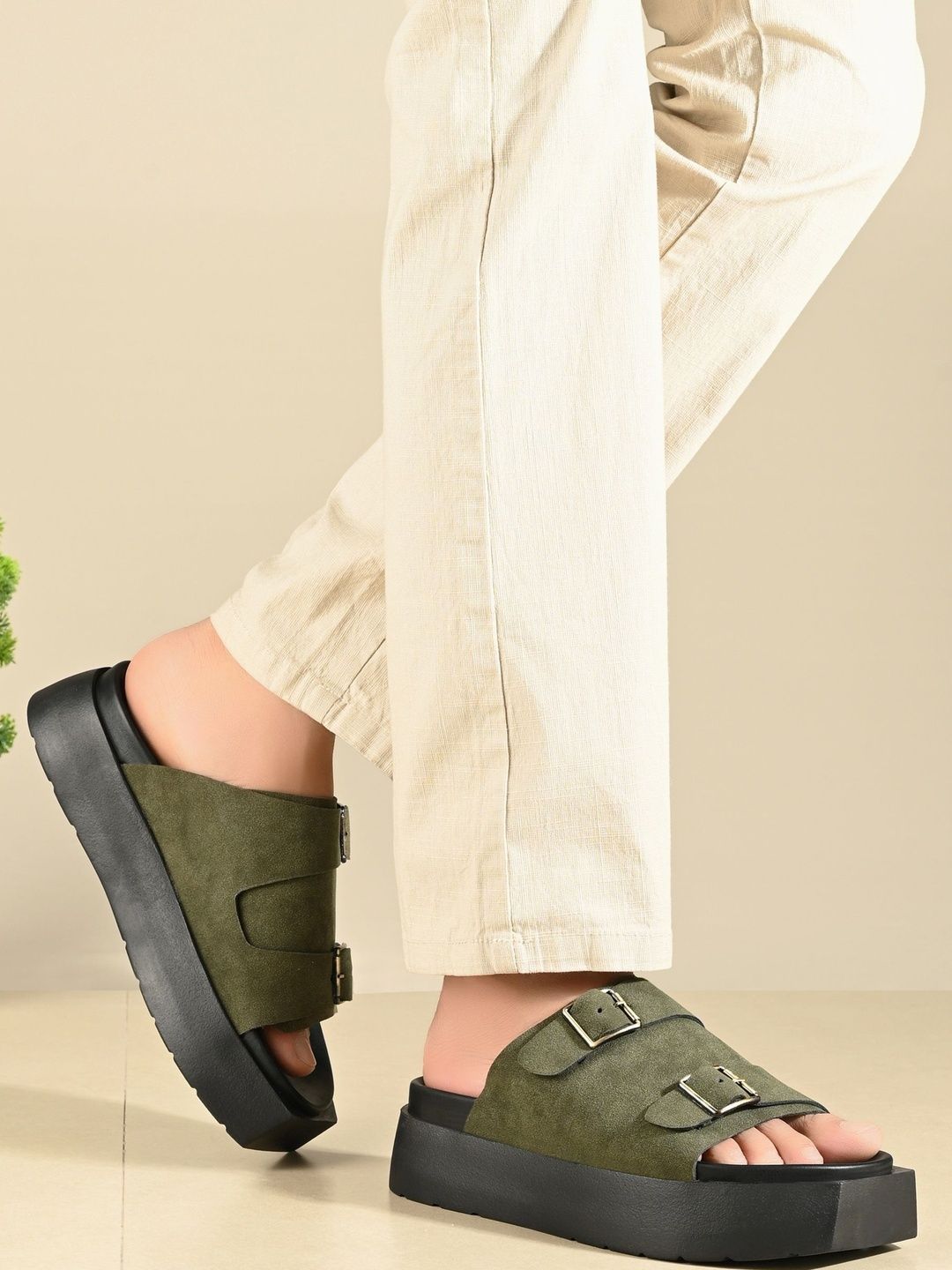 Roadster Men Comfort Sandals