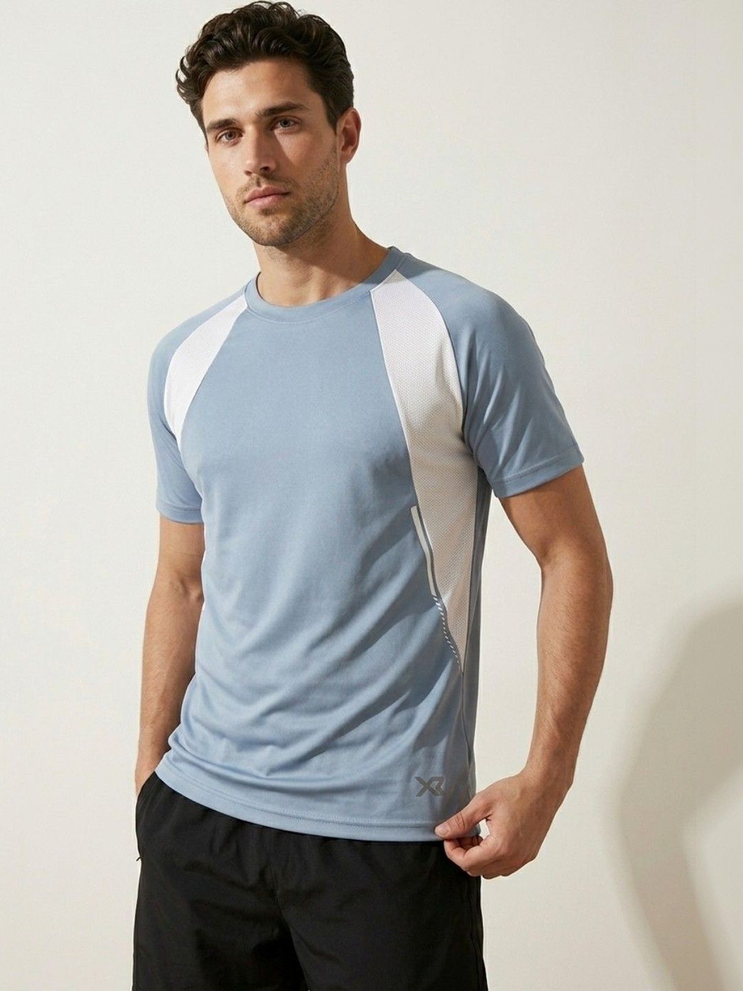 CROSS BENCH Men Colourblocked Pockets T-shirt