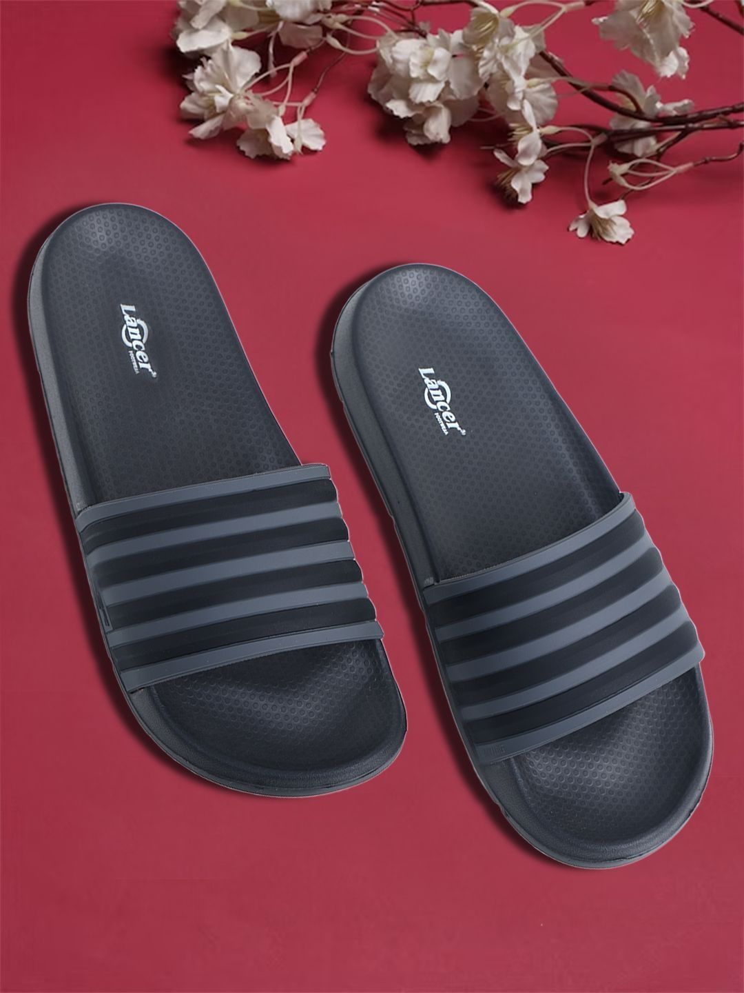 Lancer Men Striped Sliders