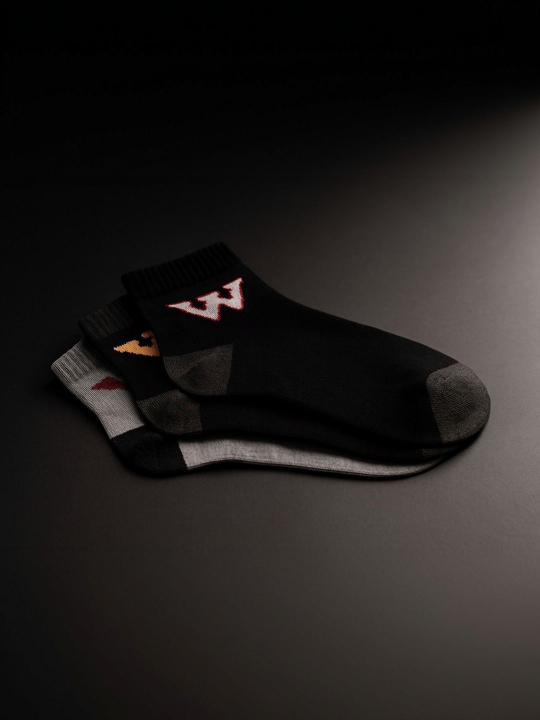 Blacktank Men Pack of 3 Cotton Colourblocked Ankle Length Socks