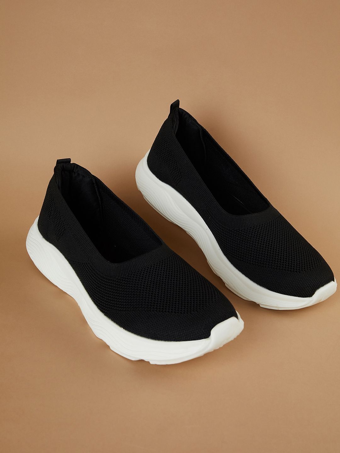 Ginger by Lifestyle Women Textured PU Sneakers