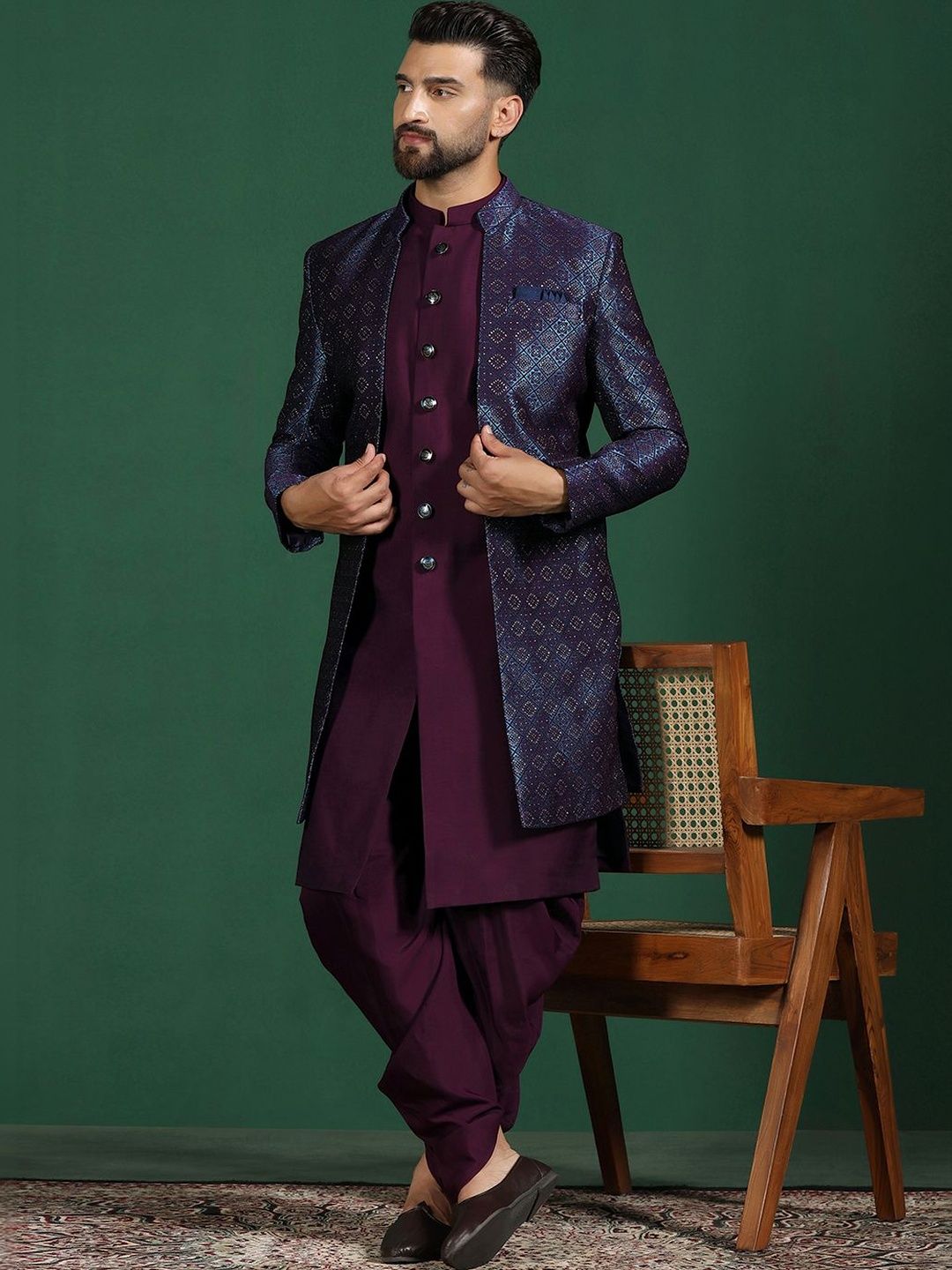 SOURAGYA Embroidered Mandarin Collar Sherwani