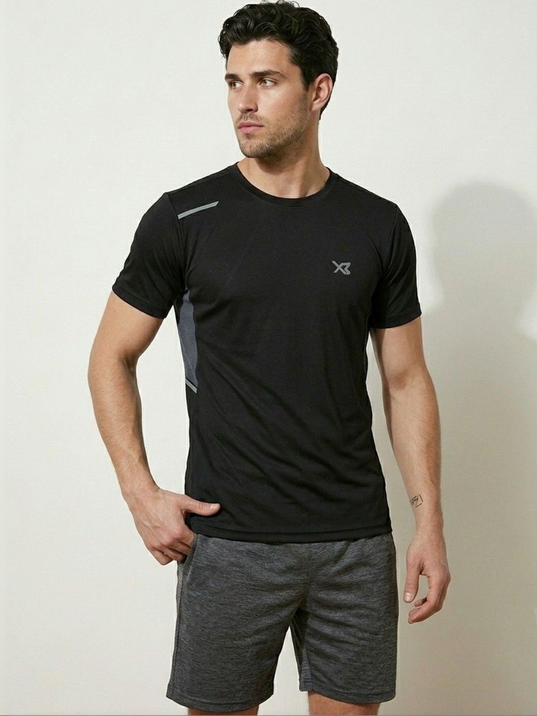 CROSS BENCH CROSS BENCH Men Brand Logo Colourblocked Pockets T-shirt