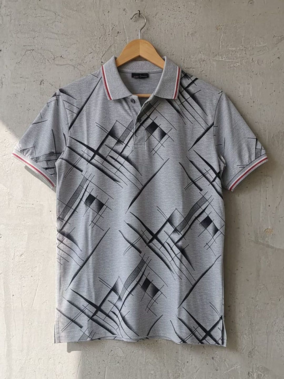 HERE&NOW Men Printed Polo Collar Pockets T-shirt