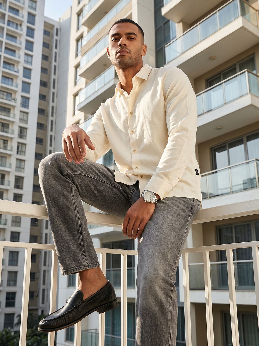 The Roadster Life Co. Slim Fit Spread Collar Casual Shirt