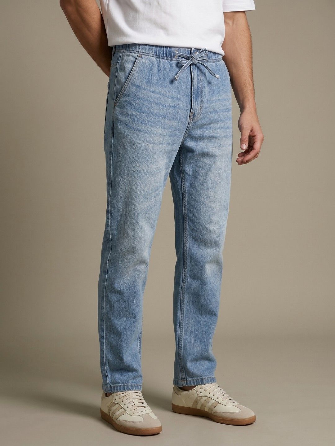 glitchez Men Straight Fit Mid-Rise Heavy Fade Stretchable Jeans