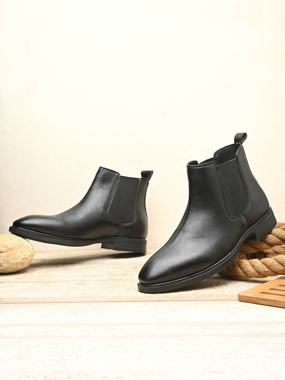 Roadster The Roadster Lifestyle Co Men Round Toe  Chelsea Boots