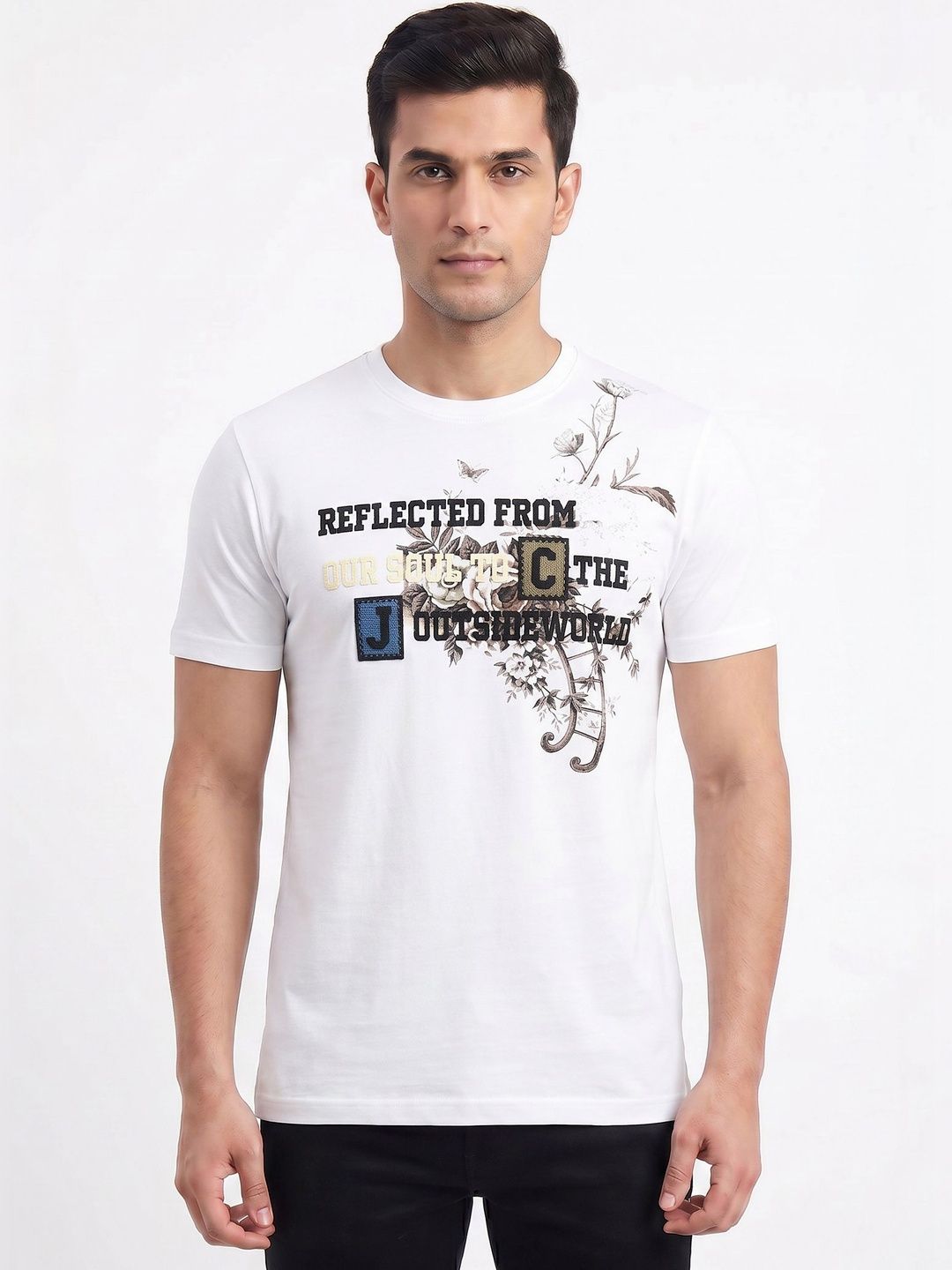 Plugin Men's White Typography Round Neck T-shirt