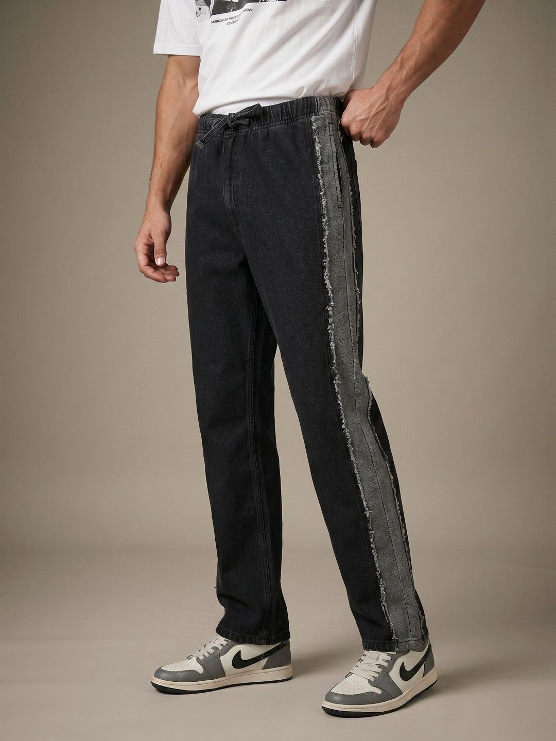 glitchez Men Straight Fit Mid-Rise Light Fade Jeans