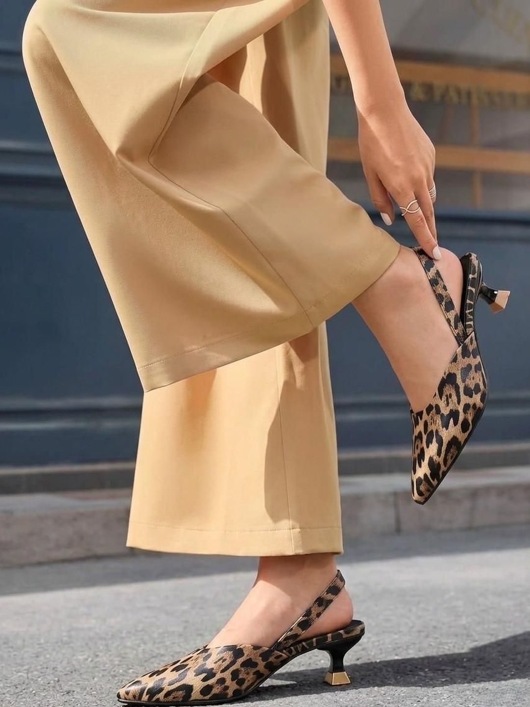 AVIVASTYLE AVIVASTYLE Printed Party Kitten Pumps