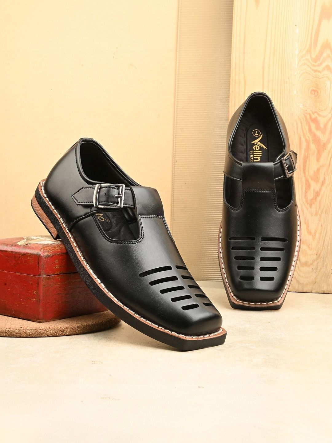 Vellinto Men Shoe-Style Sandals