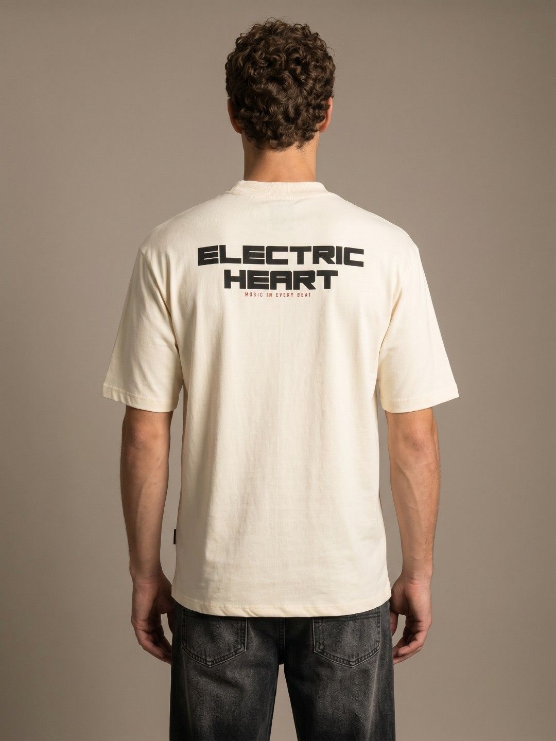 glitchez Men Typography Printed T-shirt