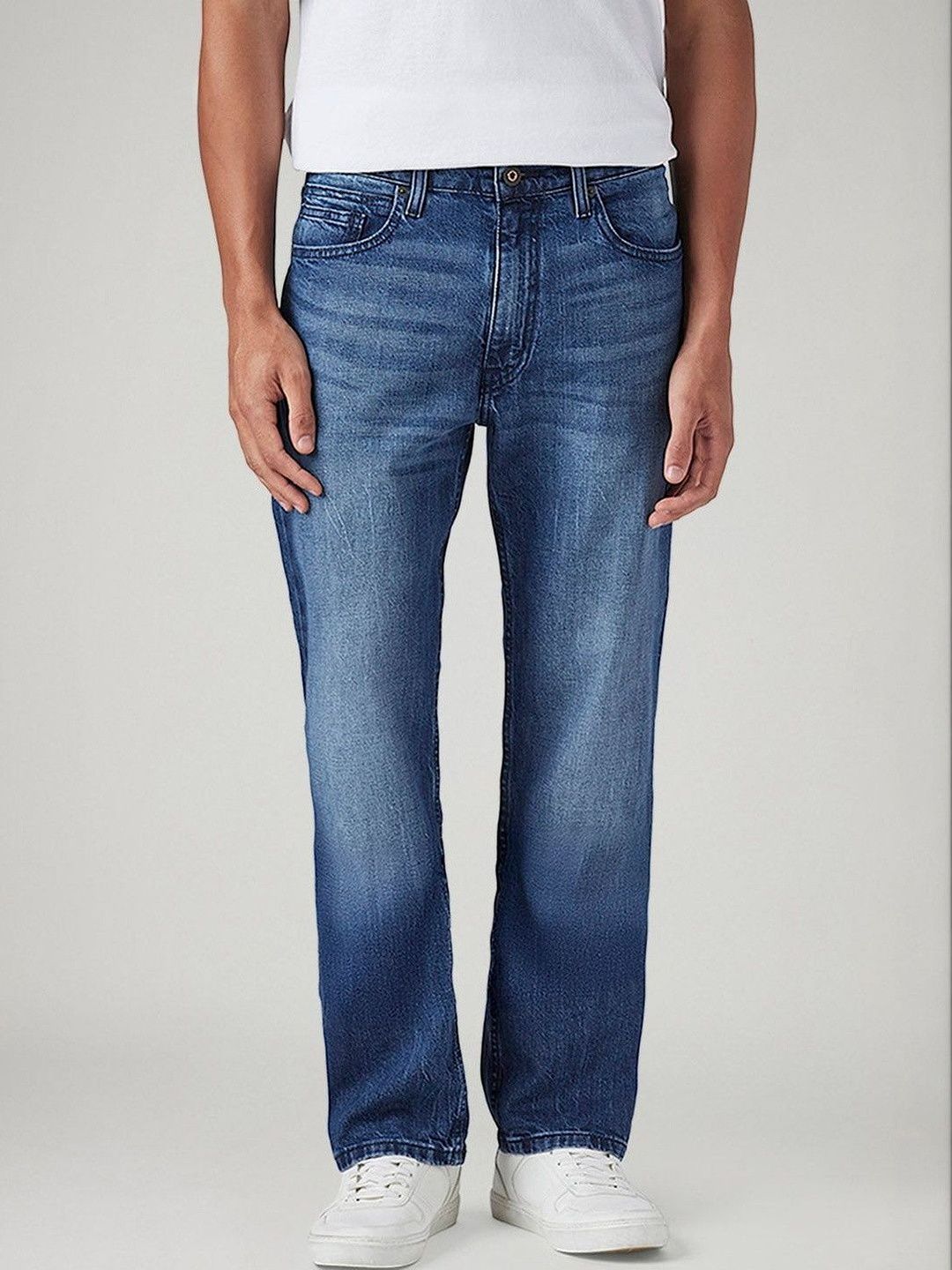 Levis Men Classic Slim Fit Mid-Rise Light Fade Stretchable Jeans deal from myntra