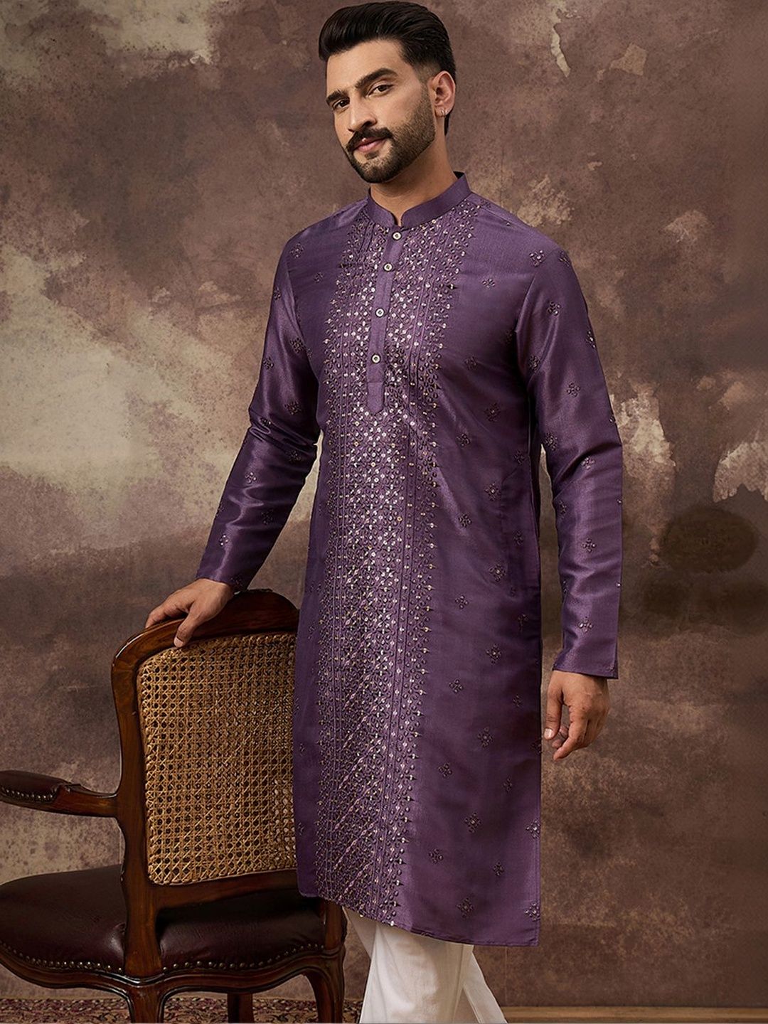 House of Pataudi House of Pataudi Embroidered Mandarin Collar Neck Kurta With Trousers