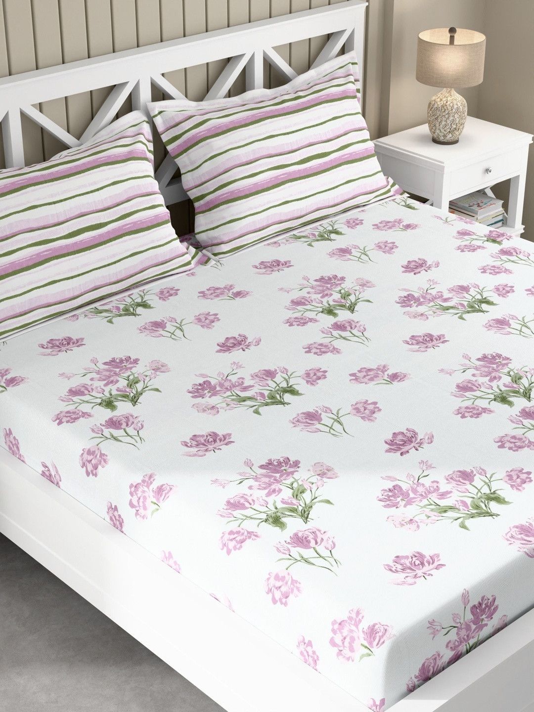Pure Decor Pure Decor White & Purple Floral 180 TC King Size Double Bedsheet with 2 Pillow Covers